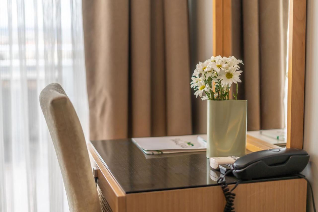 Viva La Vita Hotel İzmir Buitenkant foto
